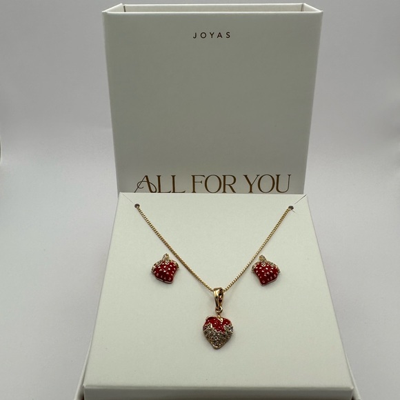 Strawberry Set - Picture 1 of 5